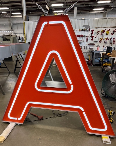 Kingston Neon Look Letter A 400