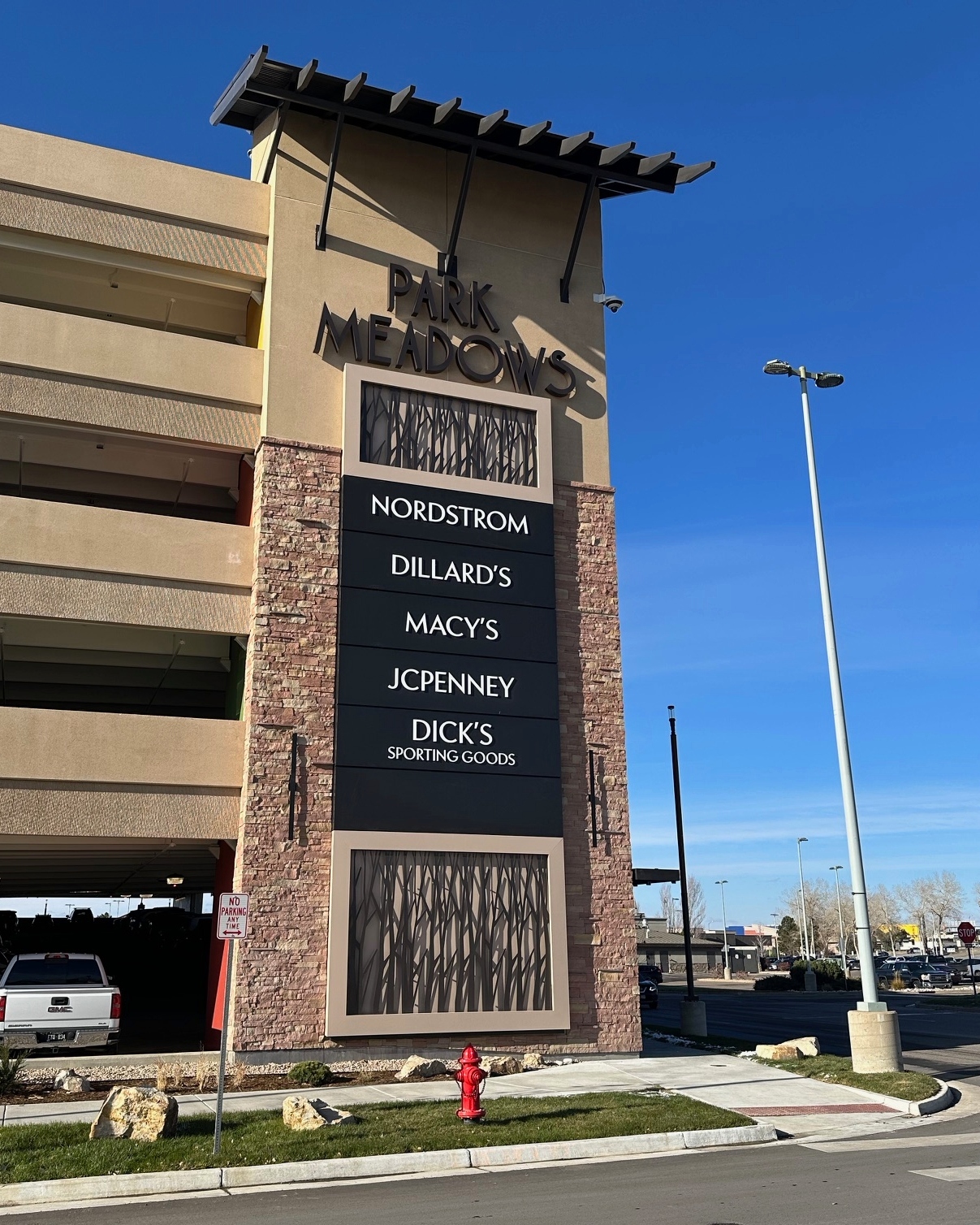 Park Meadows Parking Primary ID Sign 500