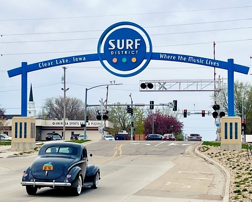 Surf Exterior Signage Historic Car 500