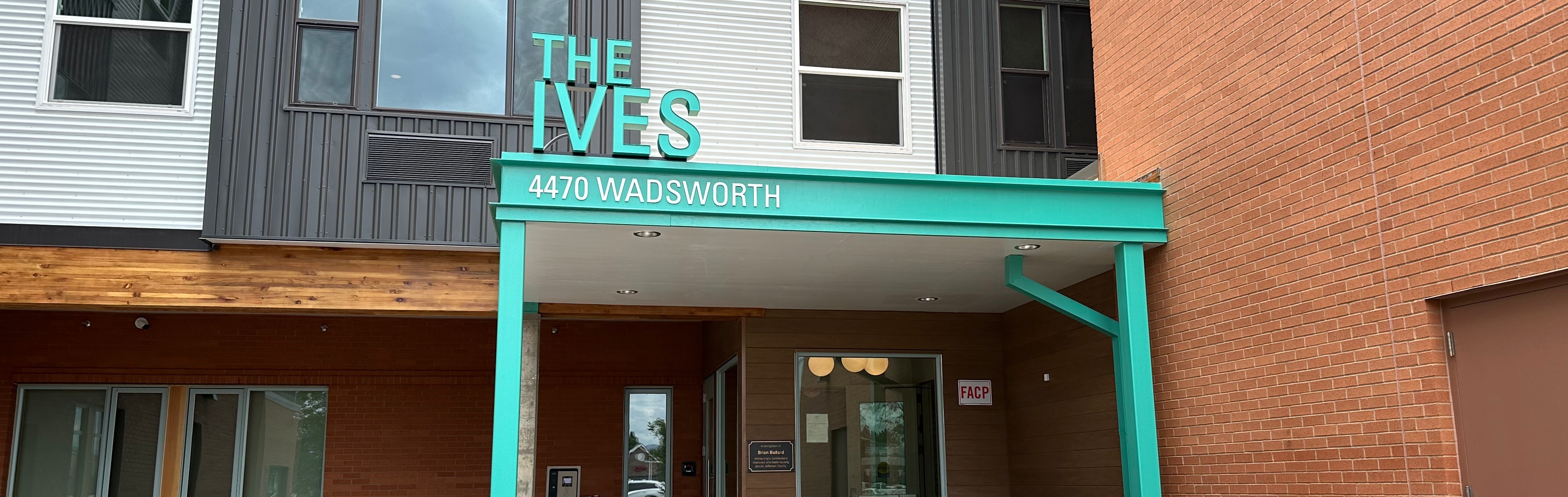 Ives Exterior Header