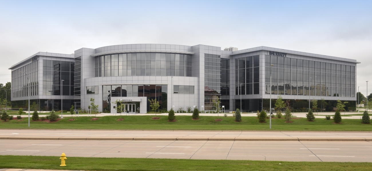 RR Westfield Exterior Signage Full Building 1300